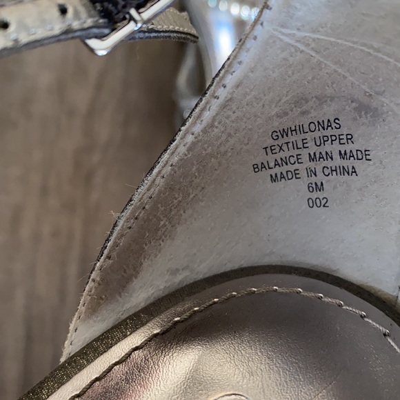 GUESS| GW HILONAS pewter fabric sandals✴️ - Picture 5 of 7